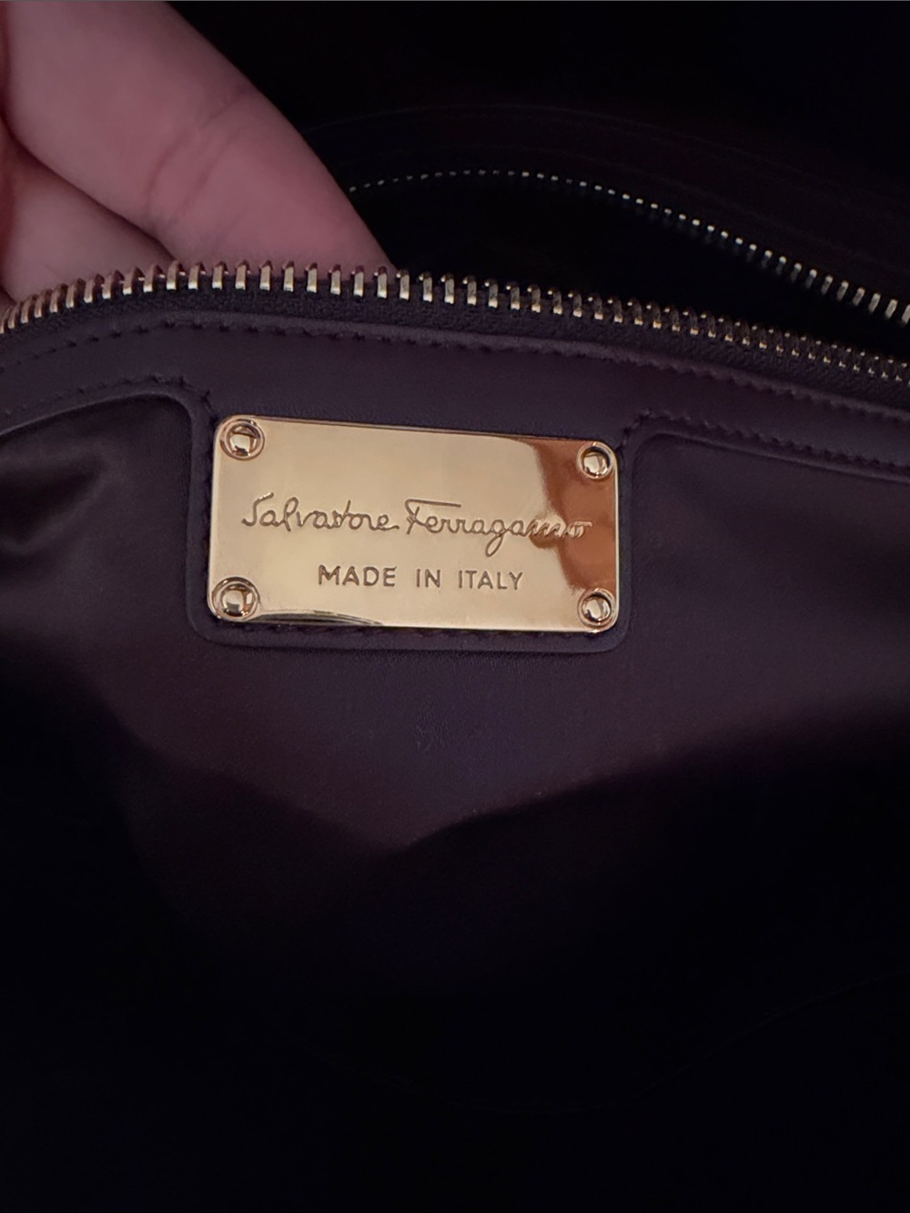 Salvatore Ferragamo Plum Leather 2 way purple Gold bardware with duffle bag - Picture 5 of 6